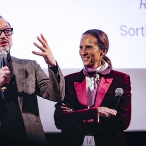 Vincent Perez et Karine Silla qui vont fêter leurs 25 ans de mariage le 18 décembre 2023 - Avant-première du film "Une affaire d'honneur" à l'Institut Lumière à Lyon, le 13 décembre 2023. Ce long-métrage est réalisé par V.Perez et co-écrit avec sa femme K.Silla. © Sandrine Thesillat / Panoramic / Bestimage