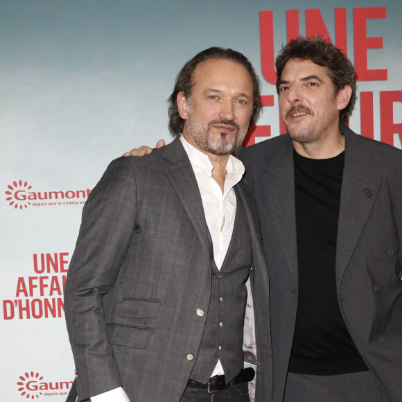 Vincent Perez, Damien Bonnard lors de l'avant-première du film "Une affaire d'honneur" au cinéma UGC Normandie à Paris le 11 décembre 2023. © Marc Ausset-Lacroix / Bestimage 