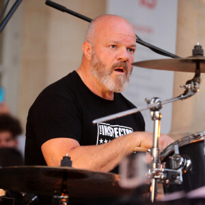 Exclusif - Le grand chef et animateur TV Philippe Etchebest donne un concert avec son groupe de Rock "Chef and the Gang" à l'occasion de la Fête de la Musique à Bordeaux, le 21 Juin 2019. © Patrick Bernard / Bestimage