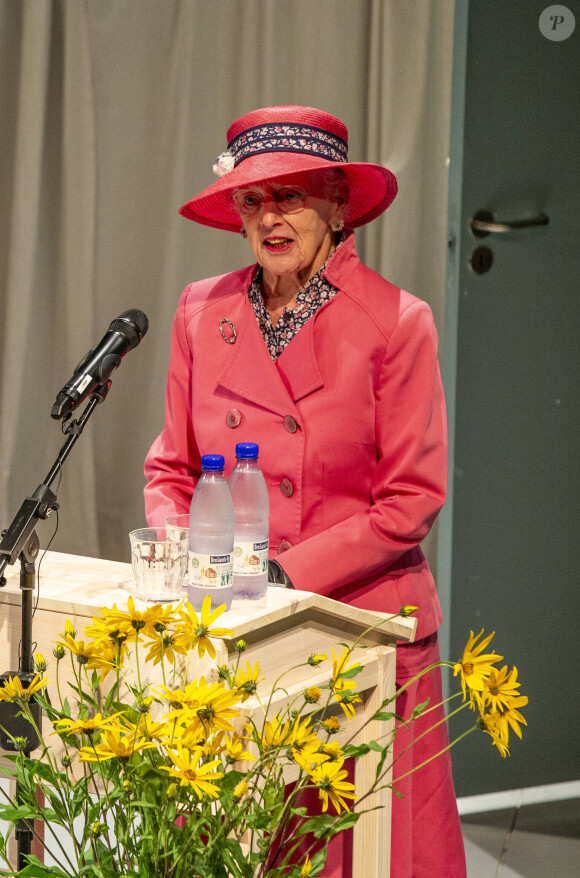 La reine Margrethe II de Danemark lors de l'ouverture du musée des "dessins de feuilles danoises" (danois : Dansk Bladtegning) à Aarhus, Danemark, 25 août 2023. 