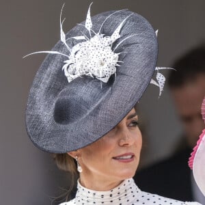 Une distinction très honorifique qu'envisagerait sérieusement de lui donner le roi Charles III
Catherine (Kate) Middleton, princesse de Galles, lors du service annuel de l'ordre de la jarretière à la chapelle St George du château de Windsor, le 19 juin 2023. 