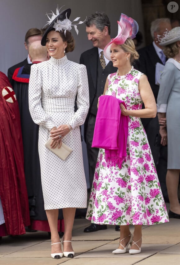 Catherine (Kate) Middleton, princesse de Galles, et Sophie Rhys-Jones, duchesse d'Edimbourg, lors du service annuel de l'ordre de la jarretière à la chapelle St George du château de Windsor, le 19 juin 2023. 