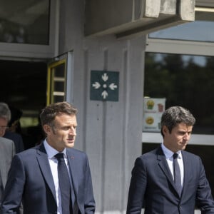 Emmanuel Macron et Gabriel Attal au lycée professionnel de l'Argensol à Orange le 1er septembre 2023 © Eliot Blondet/Pool/Bestimage