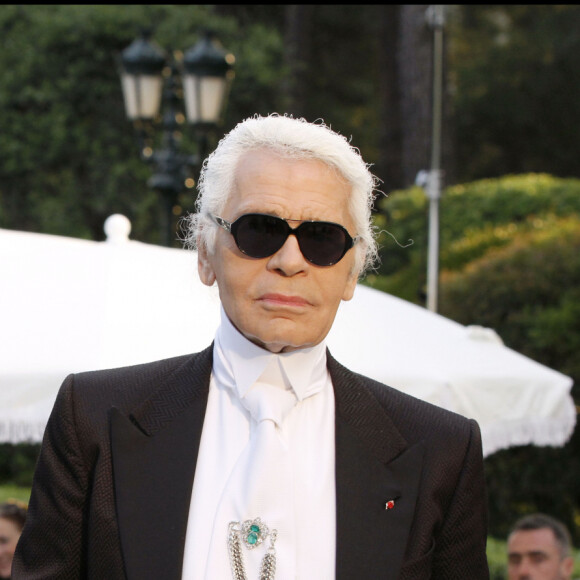 Karl Lagerfeld au défilé Croisière de Chanel