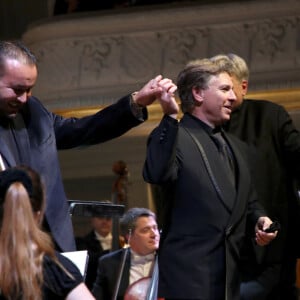 Exclusif - Pour le final, Roberto Alagna invite Naestro à chanter des chansons italiennes (c'est un ancien boxeur qui fait une seconde carrière de "Ténor" qui a plu à Alagna) - Concert de Roberto Alagna avec l'Orchestre Colonne à la Salle Gaveau à Paris, le 11 Janvier 2024. © Bertrand Rindoff / Bestimage 