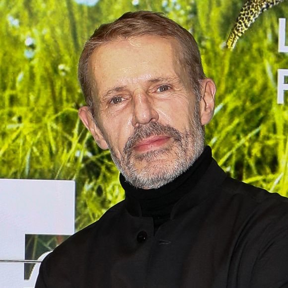 Interviewé par Télé Star, il en a dit plus sur ce bien et son quotidien en pleine nature.
Lambert Wilson - Avant-première du film "5 hectares" à l'UGC Ciné Cité le Halles à Paris, France, le 28 novembre 2023. © Christophe Clovis / Bestimage