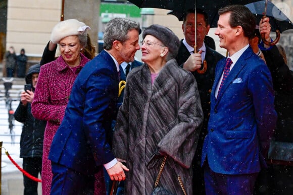 La princesse Benedikte, le roi Frederik X, le prince Joachim, la reine Margrethe de Danemark - La famille royale de Danemark à son arrivée au parlement danois à Copenhague. Le 15 janvier 2024