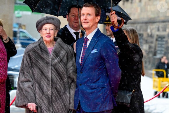 Le prince Joachim, la reine Margrethe de Danemark - La famille royale de Danemark à son arrivée au parlement danois à Copenhague. Le 15 janvier 2024