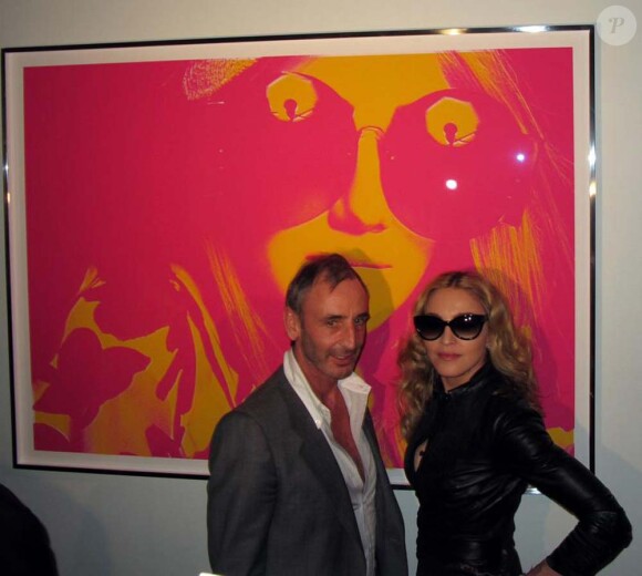 Madonna et Tom Murno au vernissage l'exposition Tom Munro à Los Angeles, le 6 mars 2010 !