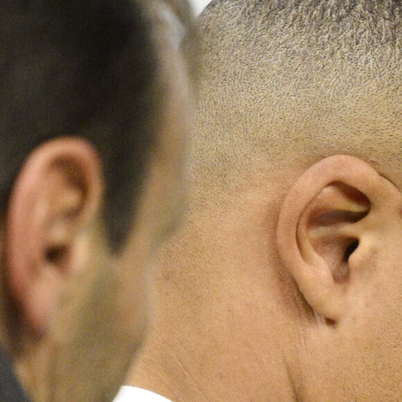 Kylian Mbappé et sa mère Fayza Lamari en tribune du match de football de quart de finale opposant la France à l’Angleterre lors de la coupe du Monde (FIFA 2022) au stade Al Bayt à Al Khor au Qatar, le 10 décembre 2022. La France a gagné 2-1. © Jean-Baptiste Autissier/Panoramic/Bestimage