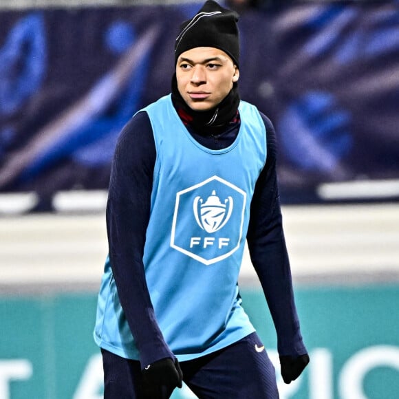 "Jamais de la vie ! Je ne te donne pas 50 %. Ça ne va pas ou quoi ?", aurait répondu Kylian Mbappé
 
Kylian Mbappe (psg) - Le PSG à battu Revel (9-0), club de R1 pour se hisser en 16es de finale de la Coupe de France à Castres le 7 janvier 2024.