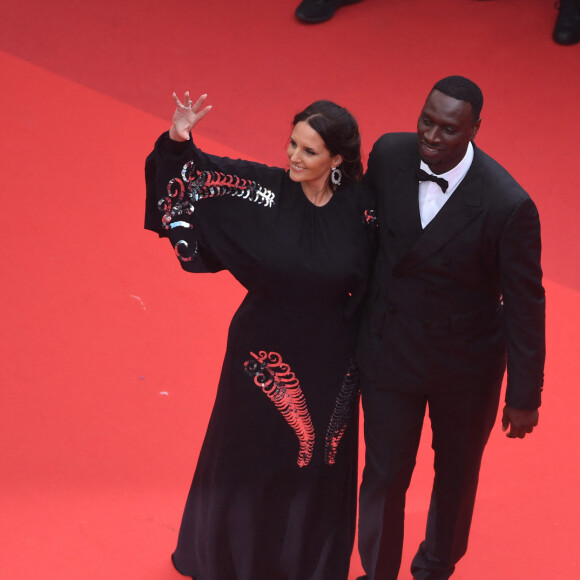 Omar Sy et sa femme Hélène - Montée des marches du film " Top Gun : Maverick " lors du 75ème Festival International du Film de Cannes. Le 18 mai 2022 © Giancarlo Gorassini / Bestimage 