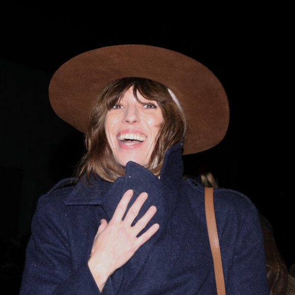 Lou Doillon - Arrivées des personnalités au défilé AMI collection homme automne/hiver 2024/2025 lors de la fashion week à Paris (PFW) le 19 janvier 2024. © Denis Guignebourg / Bestimage