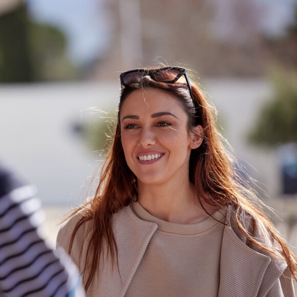 Exclusif - Delphine Wespiser - Les candidats de l'émission "Bienvenue au monastère", présentée par Alessandra Martines et diffusée à partir du 12 janvier sur C8, à leur arrivée à l'aéroport de Calvi en Corse © Cyril Moreau / Bestimage