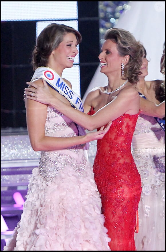 Sylvie Tellier et Laury Thilleman, lors de l'élection de Miss France 2011 à Caen