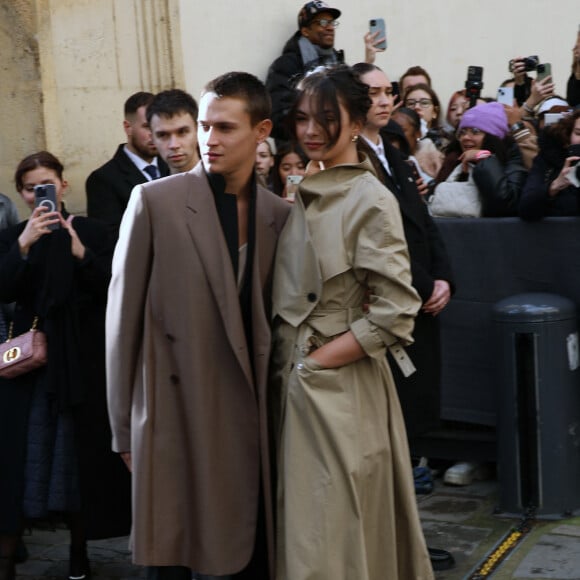 Deva Cassel et son compagnon Saul Nanni - Arrivées au défilé Dior Haute Couture Printemps/Été 2024 dans le cadre de la Fashion Week de Paris (PFW), au musée Rodin à Paris, France, le 22 janvier 2024. © Denis Guignebourg/Bestimage 
