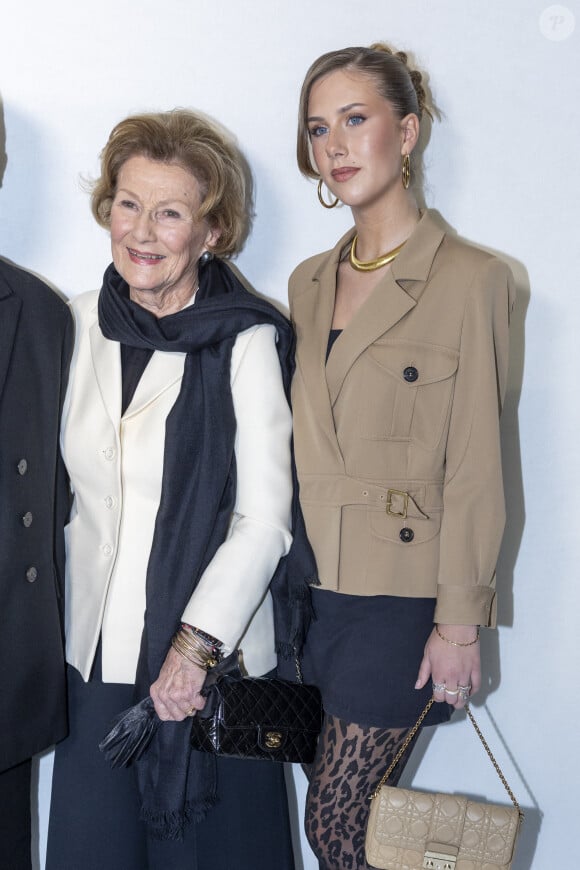 La reine Sonja de Norvège, guest au greeting du défilé Dior Haute Couture Printemps/Été 2024 dans le cadre de la Fashion Week de Paris (PFW), au musée Rodin à Paris, France, le 22 janvier 2024. © Olivier Borde/Bestimage 