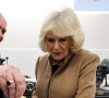 Mais il est temps de "ralentir" pour le roi Charles III.
Camilla Parker Bowles - Visite de la bijouterie Deacon & Sons, l'une des plus anciennes entreprises familiales de Swindon, à l'occasion de ses 175 ans d'activité le 22 janvier 2024.