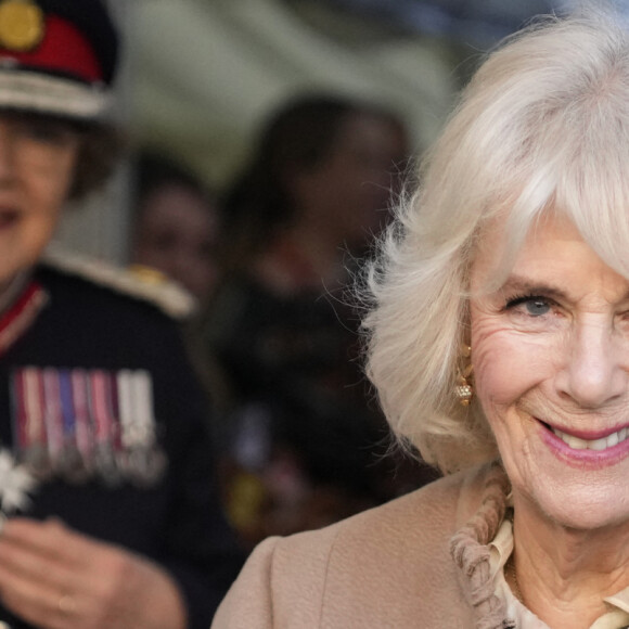 Camilla Parker Bowles, reine consort d'Angleterre visite un centre d'aide aux victimes de violences domestiques à Londres le 22 janvier 2024.