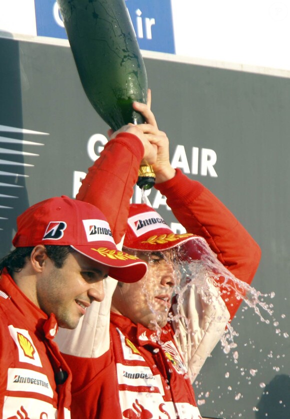 Grand Prix de Bahreïn, le 14 mars 2010 : Derrière la victoire d'Alonso, sa première chez Ferrari, Michael Schumacher accroche la 6e place pour son grand retour