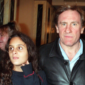 Gérard Depardieu, sa fille Roxane et Carole Bouquet à la générale de la pièce "Emilie Jolie" au théâtre Mogador le 10 novembre 2002