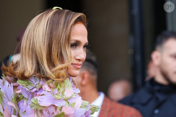 Jennifer Lopez (JLo) arrive au défilé Elie Saab Haute Couture dans le cadre de la Fashion Week de Paris (PFW), au palais de Tokyo, à Paris, France, le 24 janvier 2024. © Cyril Moreau/Bestimage