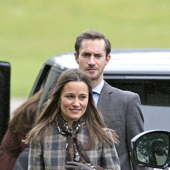 Pippa Middleton et son fiancé James Matthews - Cette année, le duc et la duchesse de Cambridge n'ont pas rejoint le reste de la famille royale britannique à Sandringham. Ils ont réveillonné à Englefield, Berkshire, Royaume Uni, chez les Midlleton et sont allés en famille à la messe de Noël ce dimanche 25 décembre 2016 dans l'église où Pippa Middleton se mariera en mai prochain. 