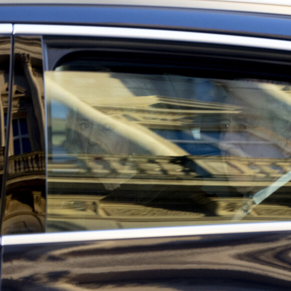 Il était arrivé dans la matinée. 
Le roi Charles III d'Angleterre accompagné de la reine Camilla, se rend à l'hopital ou il va être opéré de la prostate ou la princesse Kate est également hospitalisée à Londres le 26 janvier 2024. 