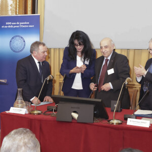 La cérémonie était importante pour elle.
Exclusif - Francis Szpiner, Yamina Benguigui - Installation de Y.Benguigui à L'Académie des Sciences d'Outre-Mer par M.F.Szpiner - Paris le 26/01/2024 - © Jack Tribeca / Bestimage 