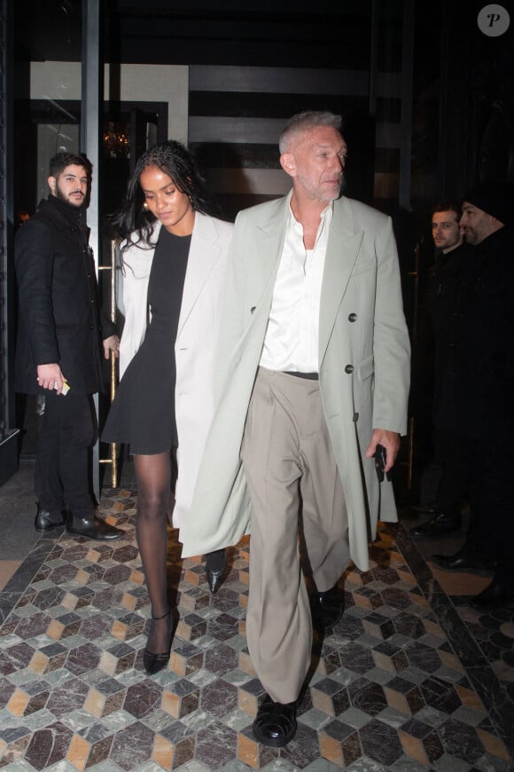 Vincent Cassel et sa compagne Narah Baptista à la sortie d'un dîner à l'hôtel "Costes" lors de la Fashion Week de Paris (PFW), le 18 janvier 2024. 