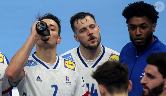 Yanis Lenne, Kentin Mahe, Benoit Kounkoud France - Handball - EHF Championnat d'Europe 2022 "France - Ukraine (36-23)" à Szeged en Hongrie, le 15 janvier 2022.