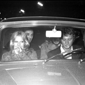Archives - Johnny Hallyday avec Sylvie Vartan en voiture
