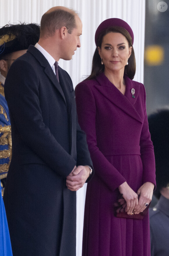 Il a précisé que la reprise des engagements de Kate ne signait pas le retour de l'insouciance en termes de santé
Le prince William, prince de Galles, et Catherine (Kate) Middleton, princesse de Galles - La famille royale et le gouvernement du Royaume Uni lors de la cérémonie d'accueil du président de l'Afrique du Sud, en visite d'état à Londres, Royaume Uni, le 22 novembre 2022. 
