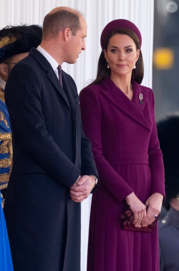 Il a précisé que la reprise des engagements de Kate ne signait pas le retour de l'insouciance en termes de santé
Le prince William, prince de Galles, et Catherine (Kate) Middleton, princesse de Galles - La famille royale et le gouvernement du Royaume Uni lors de la cérémonie d'accueil du président de l'Afrique du Sud, en visite d'état à Londres, Royaume Uni, le 22 novembre 2022. 