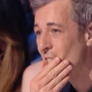 Juste avant l'annonce, Michaël Goldman avait été ému aux larmes.
Michaël Goldman en larmes lors de la finale de la "Star Academy", TF1