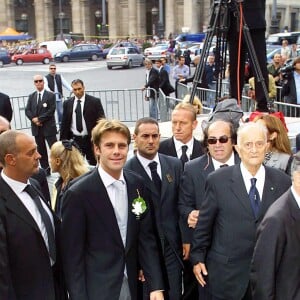 Un événement qui a réuni les plus grandes familles princières et royales ainsi que les stars de cinéma
Mariage du prince Emmanuel-Philibert de Savoie et Clotilde Courau à la basilique Sainte-Marie des Anges à Rome le 25 septembre 2003