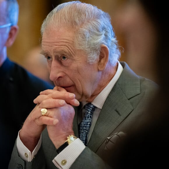 Terrible nouvelle pour le roi Charles III !
Le roi Charles III d'Angleterre, organise un rassemblement de jeunes chefs religieux et communautaires britanniques au palais de Buckingham, à Londres, pour discuter des défis auxquels leurs communautés sont confrontées et des moyens par lesquels une plus grande cohésion et une plus grande fraternité peuvent être favorisées entre elles.