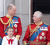 La nouvelle est tombée hier soir, Charles III a une forme de cancer comme l'a fait savoir le palais de Buckingham.
La princesse Anne, le prince George, le prince Louis, la princesse Charlotte, Kate Catherine Middleton, princesse de Galles, le prince William de Galles, le roi Charles III, la reine consort Camilla Parker Bowles - La famille royale d'Angleterre sur le balcon du palais de Buckingham lors du défilé "Trooping the Colour" à Londres.