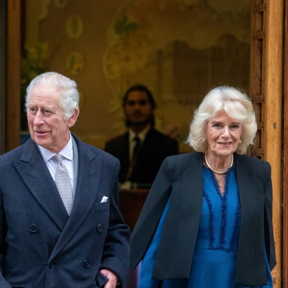 Le roi Charles III d'Angleterre et Camilla Parker Bowles, reine consort d'Angleterre, quittent la London Clinic à Londres, Royaume Uni, 29 janvier 2024, où le roi Charles avait subi une intervention pour une hypertrophie de la prostate. © Tayfun Salci/ZUMA Press/Bestimage  King Charles III and Queen Camilla depart The London Clinic in central London where King Charles had undergone a procedure for an enlarged prostate. Picture date: Monday January 29, 2024.