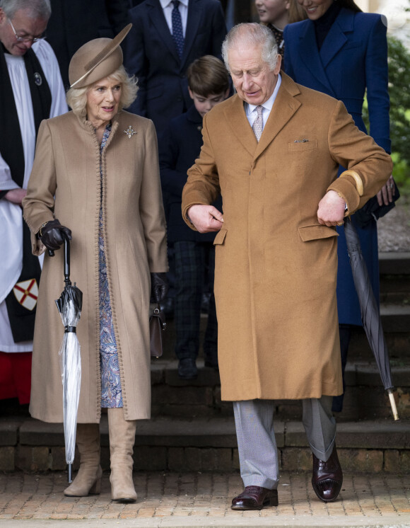 Le roi Charles III d'Angleterre et Camilla Parker Bowles, reine consort d'Angleterre à la messe de Noël à Sandringham, Norfolk. Le 25 décembre 2023.