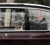 En tout cas, Charles III a différé de 30 minutes son départ à Sandringham pour le voir.
Le roi Charles III d'Angleterre et Camilla Parker Bowles, reine consort d'Angleterre partent en voiture de Clarence House à Londres pour prendre un hélicoptère pour Sandringham, le 6 février 2024. Le fils du roi Charles III, le prince Harry, est arrivé à Londres à midi après le diagnostic de cancer de son père. 