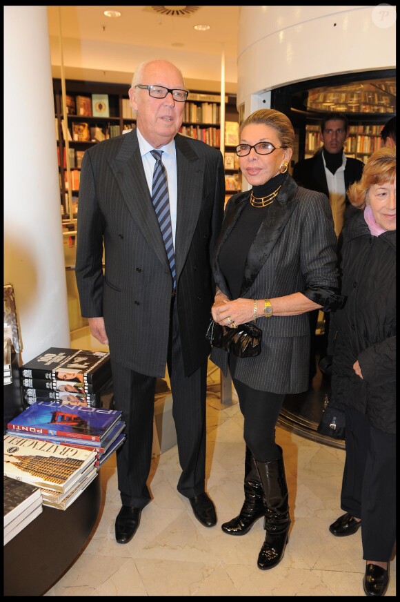 Le prince Victor-Emmanuel de Savoie, la princesse Marina lors de la présenatation du livre du prince "L'histoire d'un prince à Milan" en 2009.