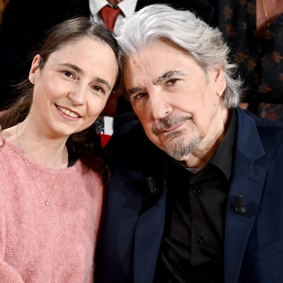 Serge Lama est à l'honneur dans le nouveau numéro de "Vivement Dimanche"
Exclusif - Serge Lama et son épouse Luana Santonino - Enregistrement de l'émission "Vivement dimanche" au studio Gabriel à Paris sur France 3. © Guillaume Gaffiot / Bestimage