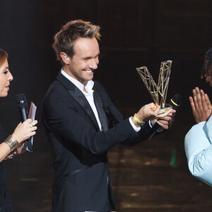 Léa Salamé, Cyril Féraud et Yamê- 39ème cérémonie des Victoires de la musique à la Seine musicale de Boulogne-Billancourt, France, le 9 février 2024. © Coadic Guirec/Bestimage