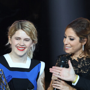 Zaho de Sagazan (4 Victoires de la musique), Léa Salamé et Cyril Féraud - 39ème cérémonie des Victoires de la musique à la Seine musicale de Boulogne-Billancourt, France, le 9 février 2024. © Coadic Guirec/Bestimage