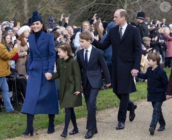 Le prince William, prince de Galles, et Catherine (Kate) Middleton, princesse de Galles, avec leurs enfants le prince George de Galles, la princesse Charlotte de Galles et le prince Louis de Galles - Messe de Noël le 25 décembre 2023.