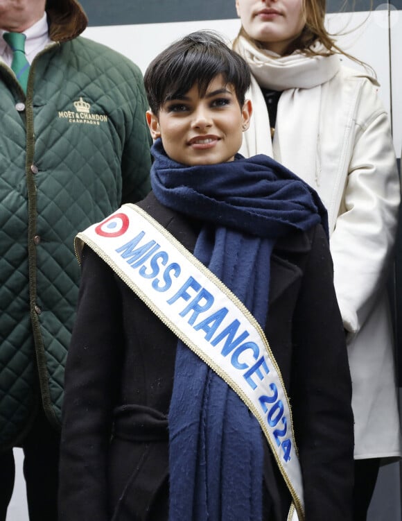 Eve Gilles (Miss France 2024) - Prix de France Speed Race 2024 à l'Hippodrome de Vincennes le 11 février 2024. © Marc Ausset-Lacroix/Bestimage