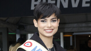 PHOTOS Eve Gilles ravissante en pantalon métallique, une Miss France folle amoureuse dans les parages