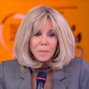 Brigitte Macron était absente ce mercredi.
Brigitte Macron sur le plateau des "12 Coups de midi".