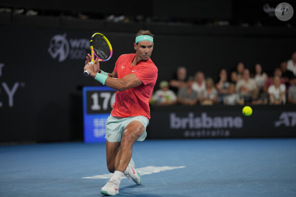 "Les mêmes salaires ? Non, pour quoi faire ?", demande Rafael Nadal concernant l'argent dans le tennis

Rafael Nadal accède au quart de finale du tournoi de Brisbane face à J.Kubler le 4 janvier 2024.